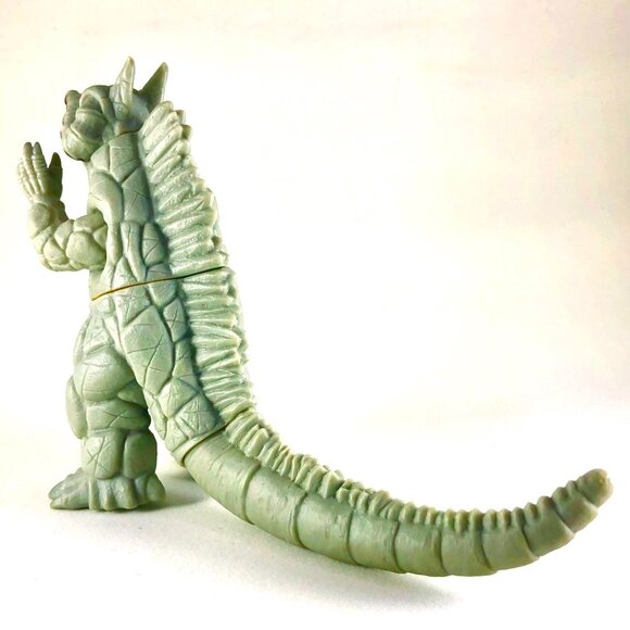 Bandai Kaiju Ultra Monster Series 500 #35 Silvergon Action Figure 2013 Ultraman - Picture 11 of 15